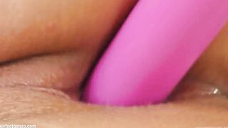 Solo masturbation with Hannah Hunter gonzo style on Gives Me Pink