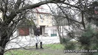 City center parks bring an unusual see on Cutie pissing babes
