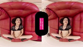 BaBeVR.com Slim 18 Yo Georgia Jones Plays For And With You