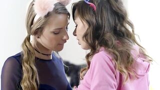 College Girls Finger Screwed Their 18 Pussies After Wild Party! S12:E9