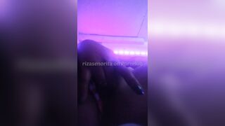Pinay Lover fingers muna pampaantok