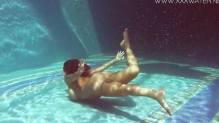 Canadian long boobs underwater