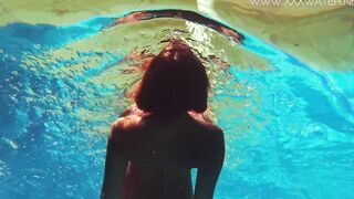 Canadian long boobs underwater