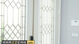 Brazzers - Desiree Dulce & Molly Stewart have some Fun with Grind