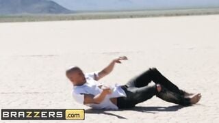 Brazzers - Fit Blonde Nicole Aniston Gets Banged inside Oasis