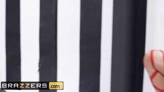 Brazzers - PAWG Luna Sta Oils up and Plays with Booty Plug