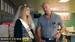 Brazzers - Trashy Huge Tit Valerie Kay Fucks the Bachelor