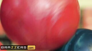 Brazzers - Trashy Huge Tit Valerie Kay Fucks the Bachelor