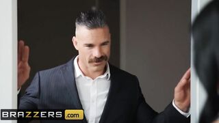 Brazzers - Housewife Jasmine Jae Cucks her Hubby