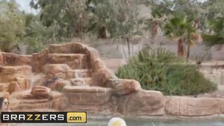Brazzers - Long Tit Sexy Desiree Dulce is the Hit of the Pool Party