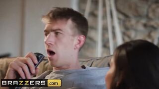 Brazzers - Lil Spinner Emily Willis Gets Spread by Long Dick