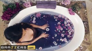 Brazzers - Huge Tit Hispanic Katana Kombat Gets Plowed inside the Restroom