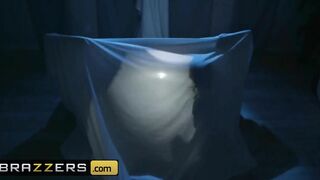 Brazzers - Fake-Cock Lesbians Kira Noir & Kristen Scott try Real Dick