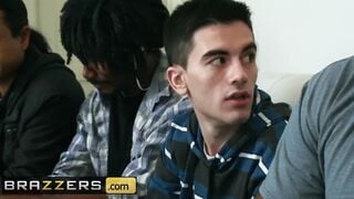 Brazzers - Nerdy Step Sister Gia Paige Gets Banged! into Front of her Friends