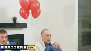 Brazzers - Huge Ass Teenagers AJ Applegat give up Anal