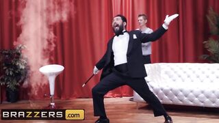 Brazzers - Thicc Housewife Luna Celeb Cheats on her Hubby