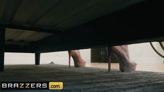 Brazzers - Milfs Kendra Lust is Stalking for a Cocking