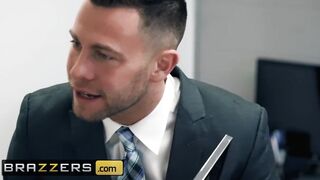 Brazzers - Huge Tit Temp Ella Knox give a Crazy Masseur