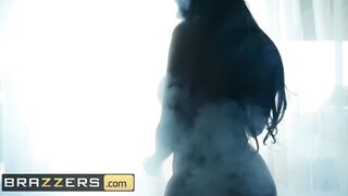 Brazzers - PAWG Diamond Kitty does Anal into the Shower