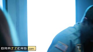 Brazzers - Big Tit Blonde Britney Amber Gets the Security Guard