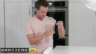 Brazzers - Myt new Stepmom Raven Hart, wants my Penis