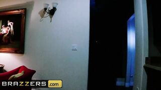 Brazzers - Juelz Ventura Gets her Butt Filled up inside Front of Rich Creeps