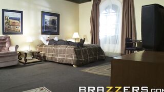 BRAZZERS - Military Women Alexis Ford always Gets her Man