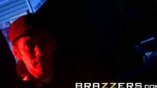 BRAZZERS - Nicole Aniston Gets Blindfolded and Takes Johnny Sins' Huge Cock