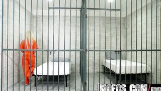 Mofos - Pervs On Patrol - Nasty Blonde Bangs Guy inside Uniform , Elizabeth Jolie