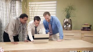 Brazzers - Ariella Ferrera – Honey, It’s a Motorbunny