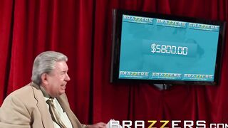 Brazzers - Rachel Starr uses her Long Jugs to help use Cash