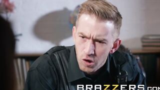 Brazzers - Hot Shrink Giselle Palmer Fucks Cop