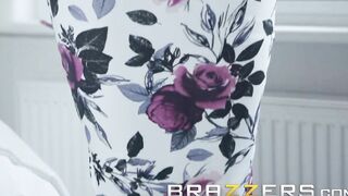Brazzers - Cheating cougar Jasmine Jae Fucks the help