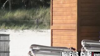 Mofos - Pervs On Patrol - Curves For the Pervs starring Rahyndee James