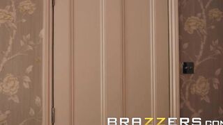 Brazzers - my Step Daughter Giselle Palmer is Turning Tricks