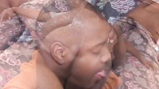 See african bro dive his face inside a african twat
