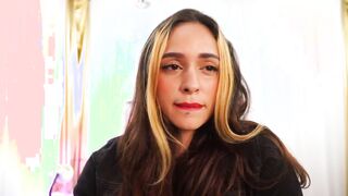Meet Salo, the Bombshell Colombian who tells us details of her life and her passions