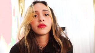 Meet Salo, the Bombshell Colombian who tells us details of her life and her passions