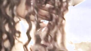 Beauty finger bang and blows on a african bimbos's clitoris