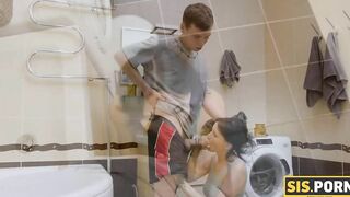SISPORN. Confrontation inside bath tub ends for dude and stepsis