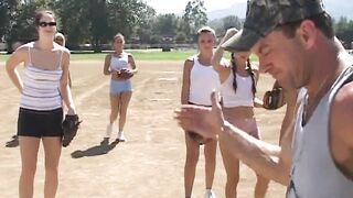 Baseball girls wollen vom Trainer gebumst werden