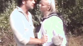 Bombshell gets on her knees outdoors to suck dick and got banged!
