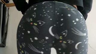 Cougar Twerking Her Fat Booty Wedgie