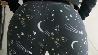 Cougar Twerking Her Fat Booty Wedgie