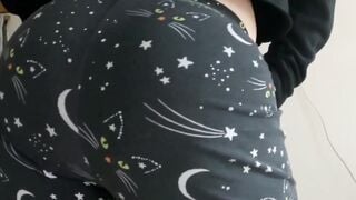Cougar Twerking Her Fat Booty Wedgie