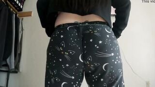 Cougar Twerking Her Fat Booty Wedgie
