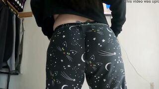 Cougar Twerking Her Fat Booty Wedgie