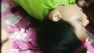 Kaki ki beti jab so rahi thi tab lund muh me chuswaya