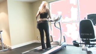 Betty is a blonde 19 yo who gets a penis into her mouth