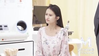 【国产】麻豆传媒作品/MD-0197淫医诱奸求子少妇/免费播放